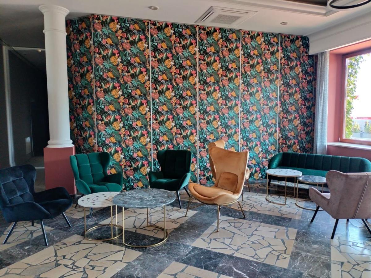 Hotel Sphinx Zabia Wola Extérieur photo