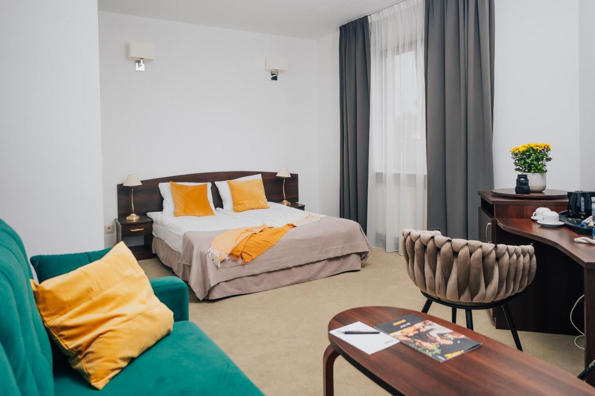 Hotel Sphinx Zabia Wola Extérieur photo