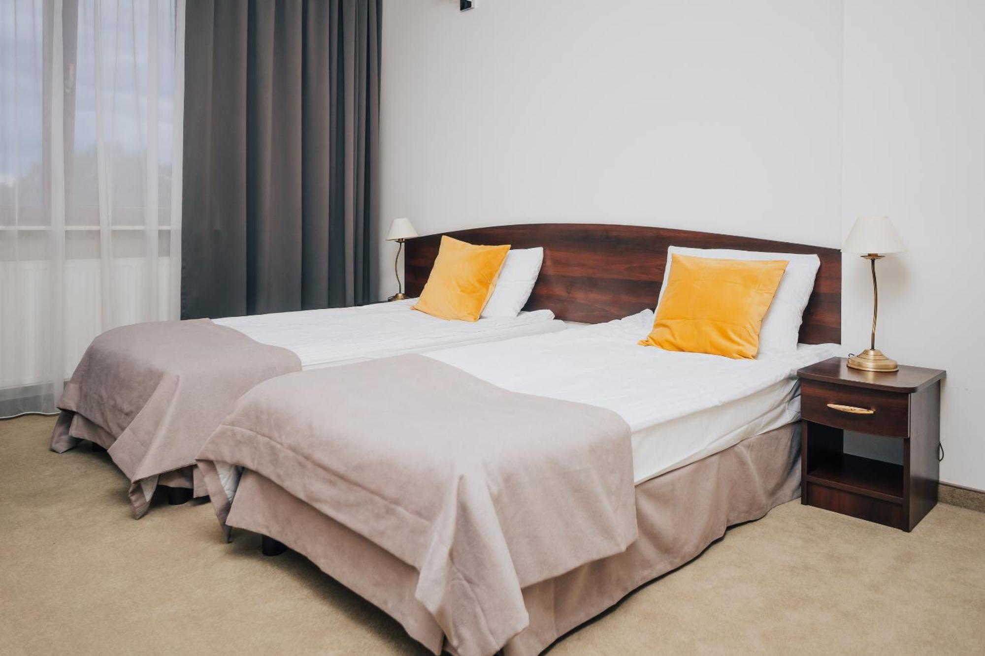 Hotel Sphinx Zabia Wola Extérieur photo